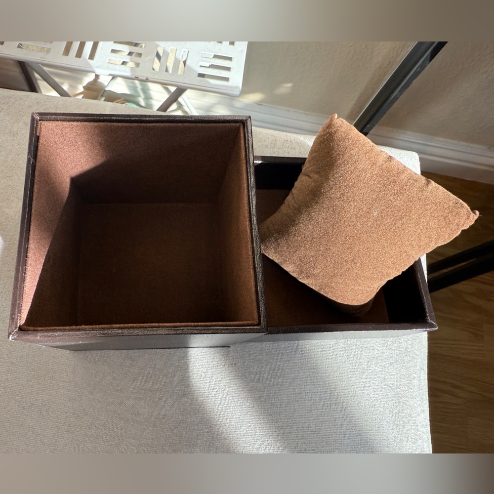 Michael Kors Brown Watch Box - Picture 11 of 16